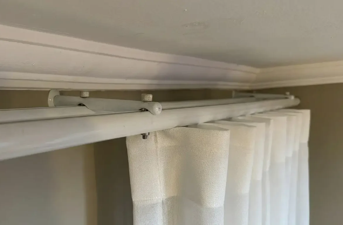 Varal de cortina, com as nossas cortinas.